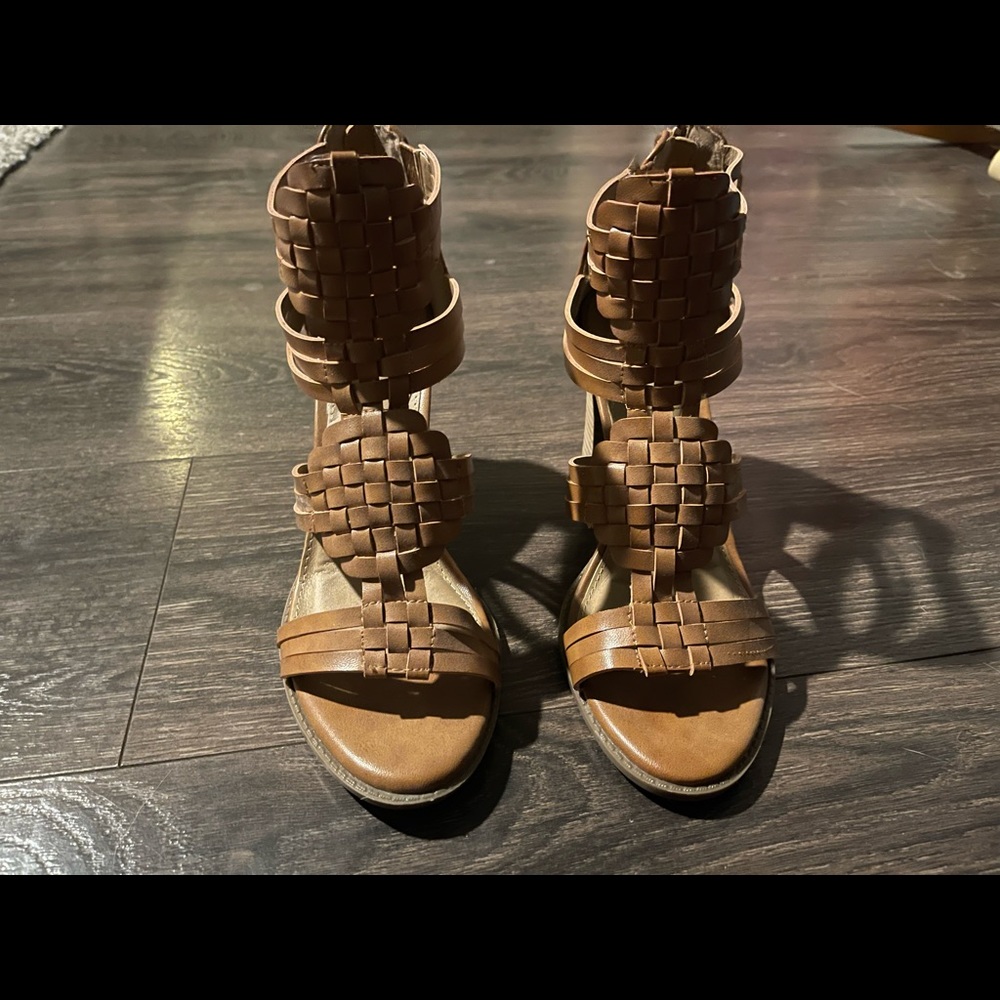 Report Tan Heels